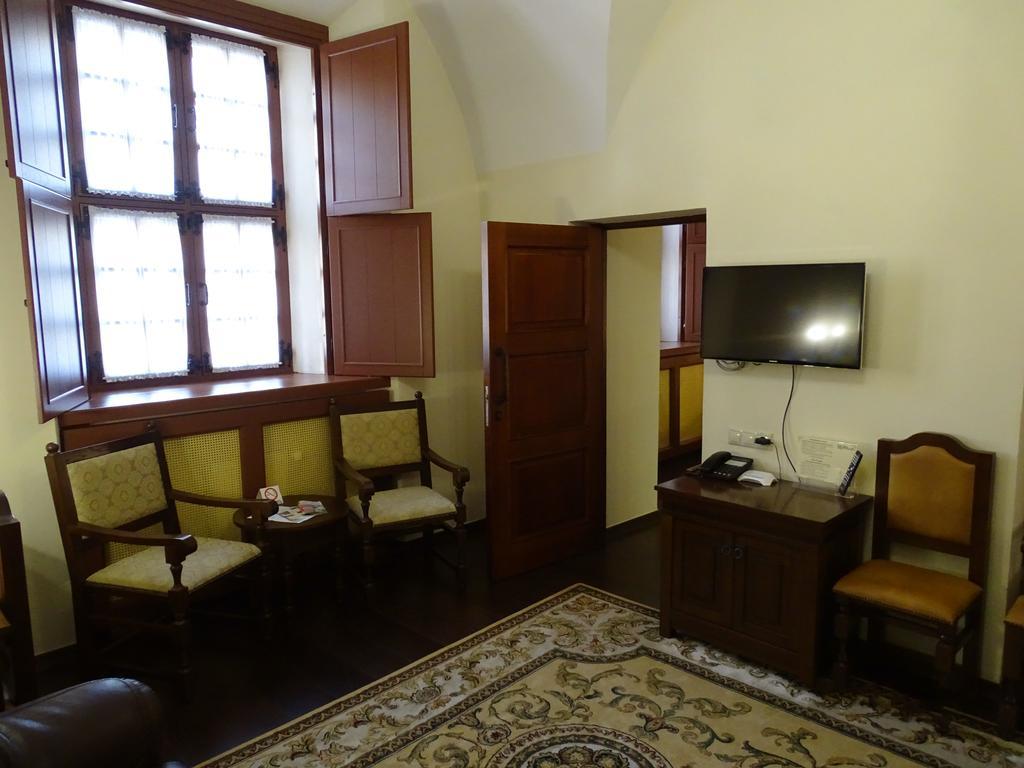 Hotel Monastyrski Minsk City Centre Kültér fotó
